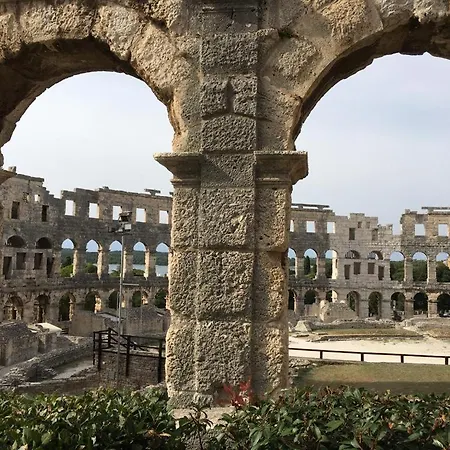 Luxury Old Town Apartment Pula