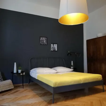 Luxury Old Town Apartment
